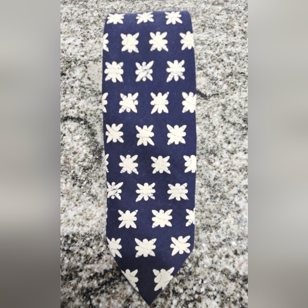 Tommy Hilfiger Silk Tie Blue Floral 57 Inches